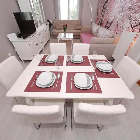 In With Private Pool Дом отдыха