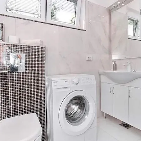 In With Private Pool Holiday home *